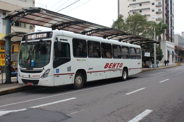 Passeio de ônibus urbano de passageiros versão móvel andróide iOS